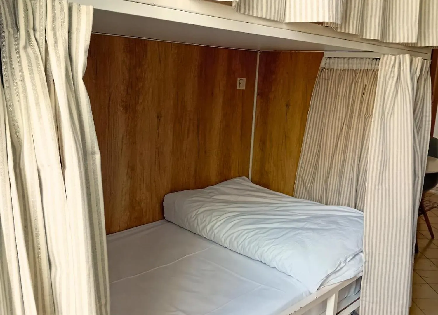 Follow The Sun Boutique Hostel - Pool, Breakfast & Sea Views San Ġiljan 0*,  Malta