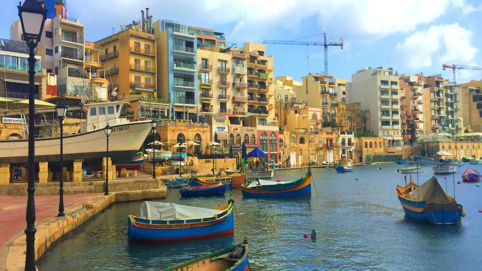 Follow The Sun Boutique Hostel - Pool, Breakfast & Sea Views Saint Julian's Malta