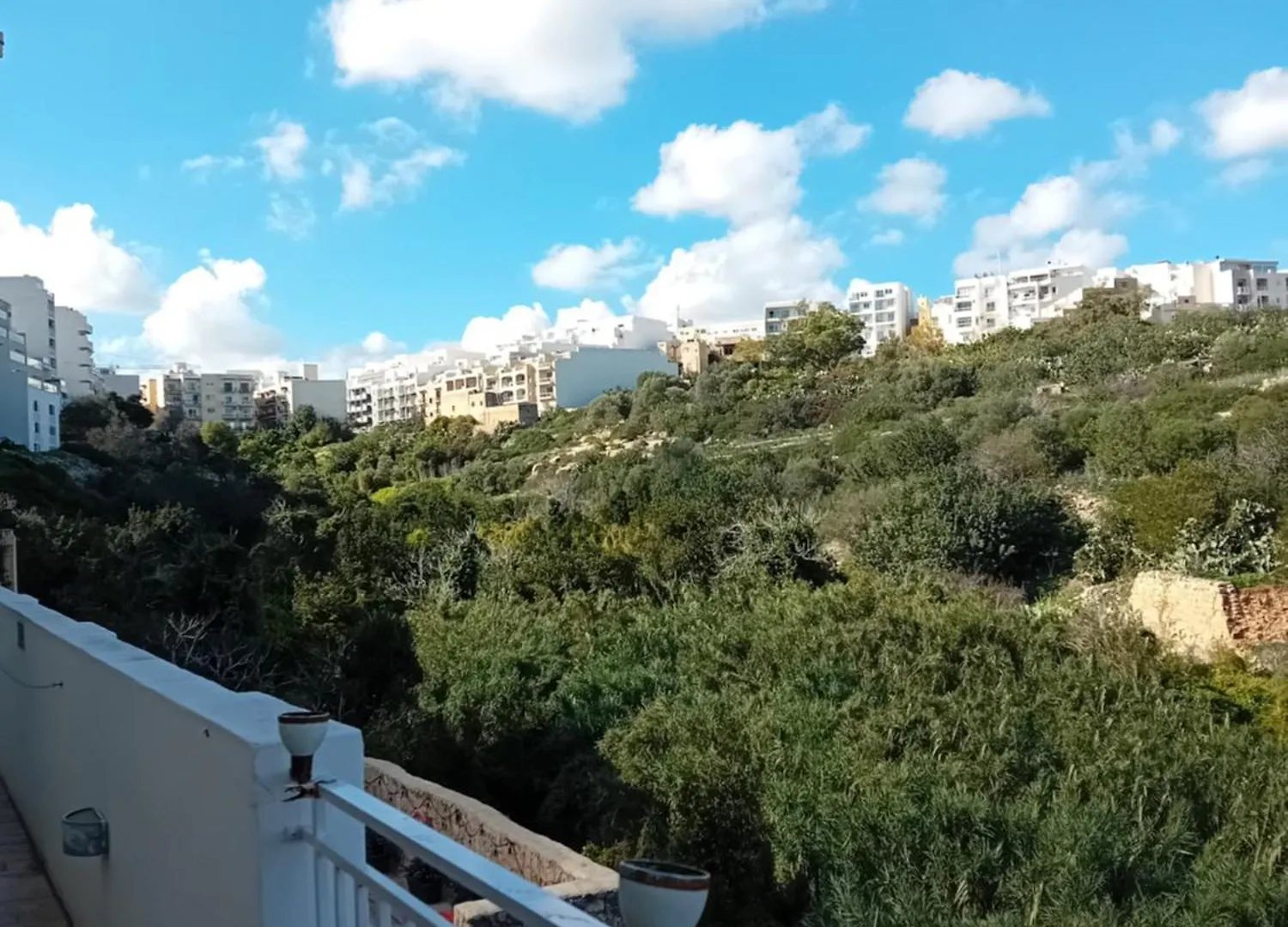 Follow The Sun Boutique Hostel - Pool, Breakfast & Sea Views San Ġiljan Malta