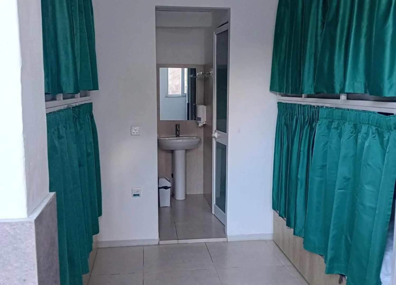 Follow The Sun Boutique Hostel - Pool, Breakfast & Sea Views Saint Julian's 0*,