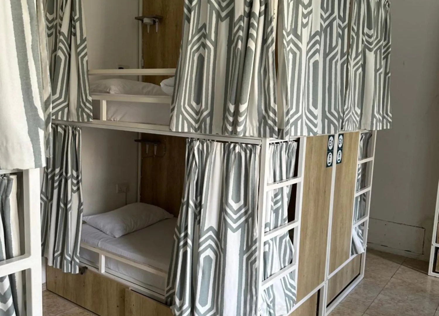 Follow The Sun Boutique Hostel - Pool, Breakfast & Sea Views Saint Julian's Malta
