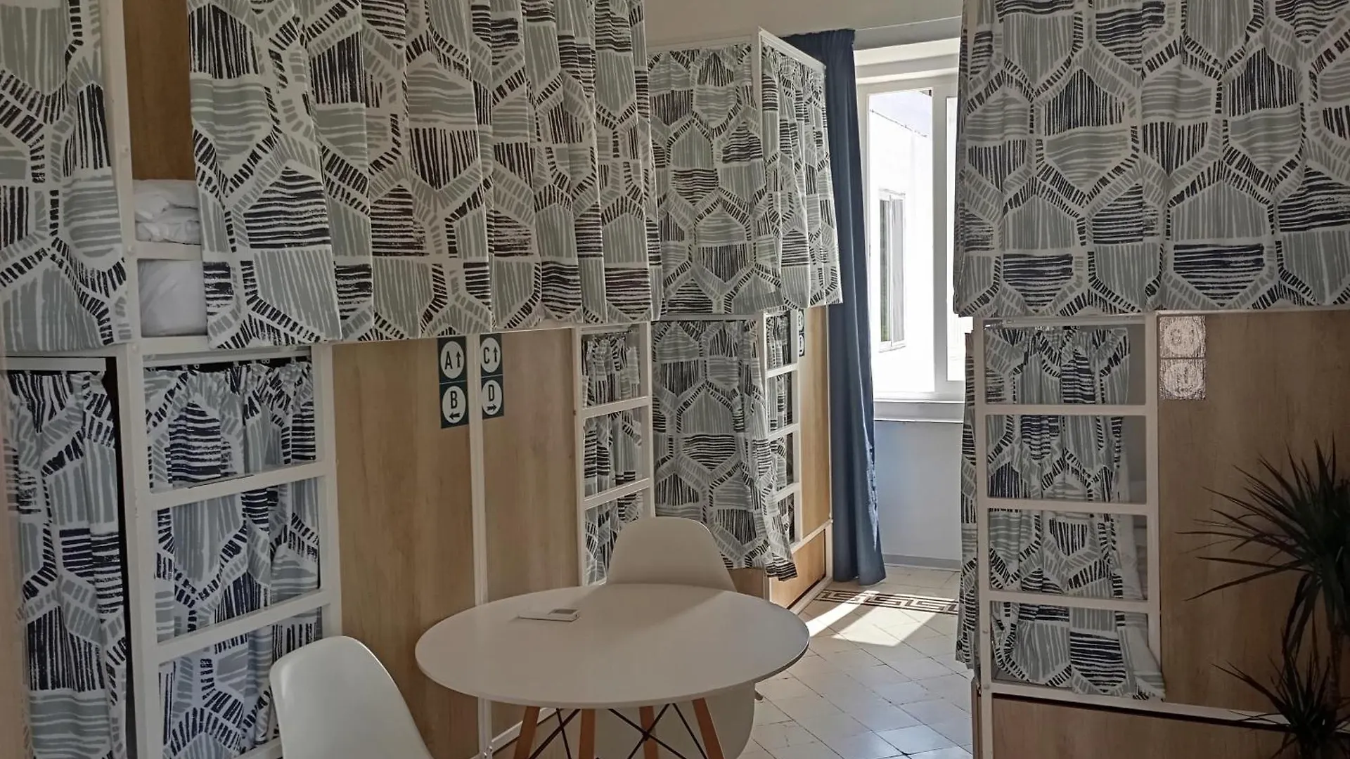 Follow The Sun Boutique Hostel - Pool, Breakfast & Sea Views San Ġiljan Malta