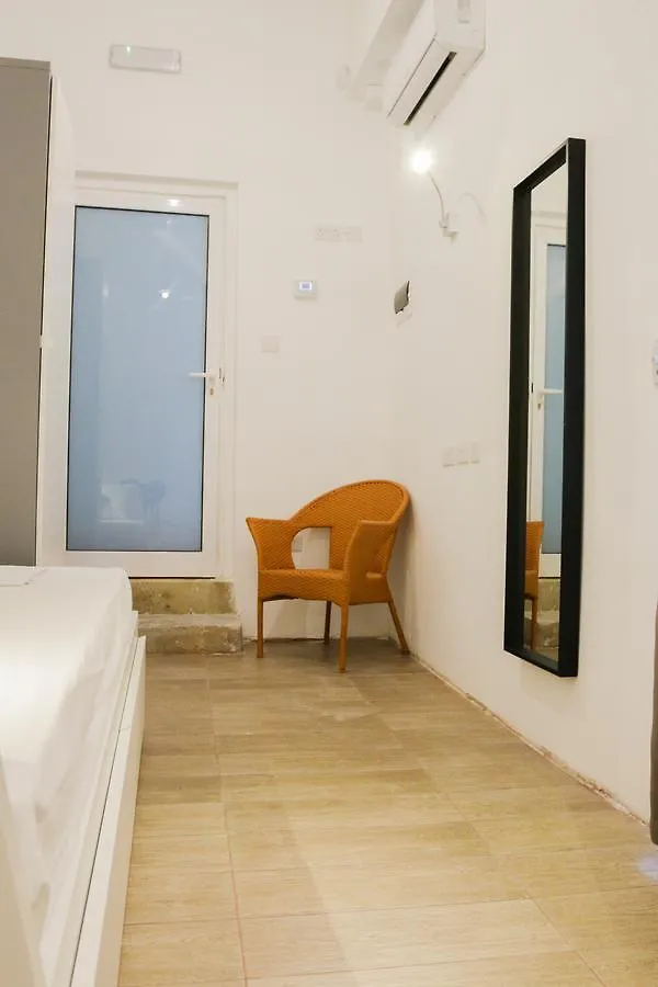 Follow The Sun Boutique Hostel Saint Julian's 2*,  Malta