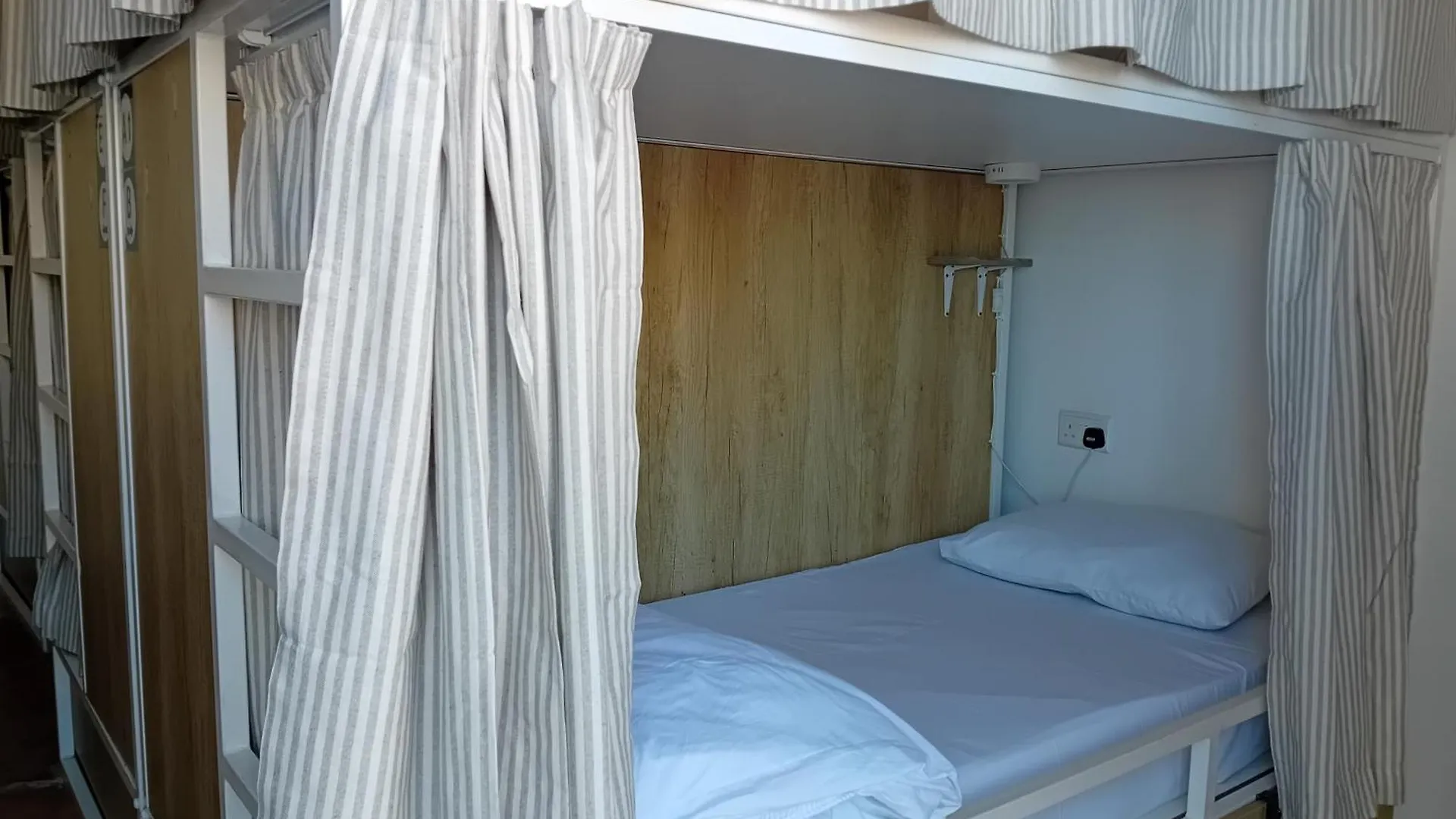 Follow The Sun Boutique Hostel - Pool, Breakfast & Sea Views Saint Julian's Malta