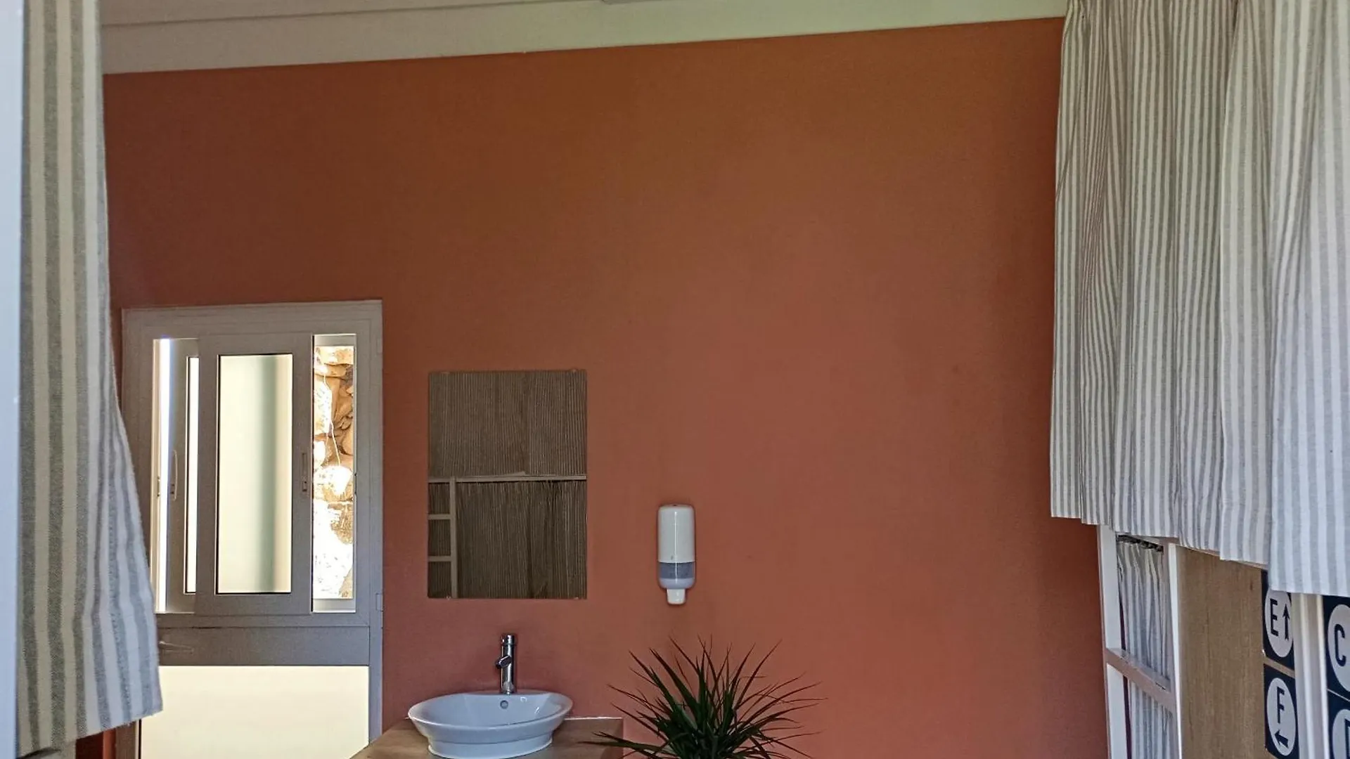 Follow The Sun Boutique Hostel - Pool, Breakfast & Sea Views Saint Julian's Malta